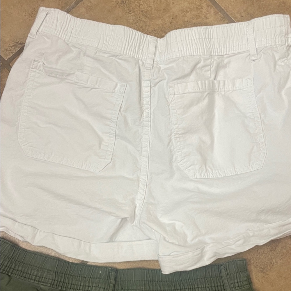 Time and Tru Women’s Shorts - White, Olive Green & Coral - Multi-Pack - Picture 3 of 4